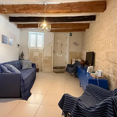 Dom wakacyjny 2bdr Delightful House With View