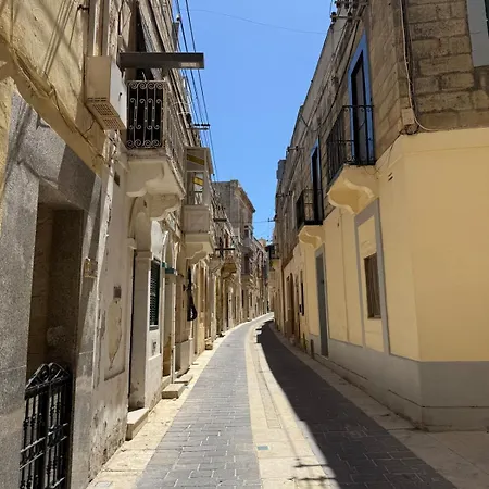 2bdr Delightful House With View