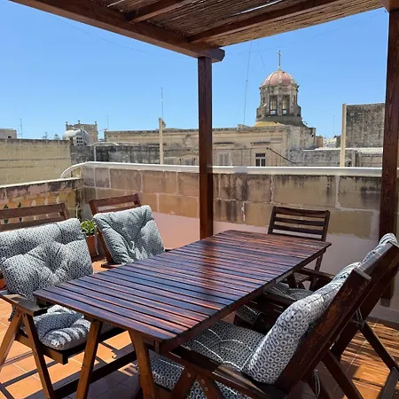 Dom wakacyjny 2bdr Delightful House With View Rabat